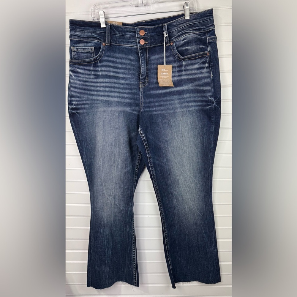 BKE Women's Dark wash Gabby Curvy high rise bootcut crop denim jeans. Size 36